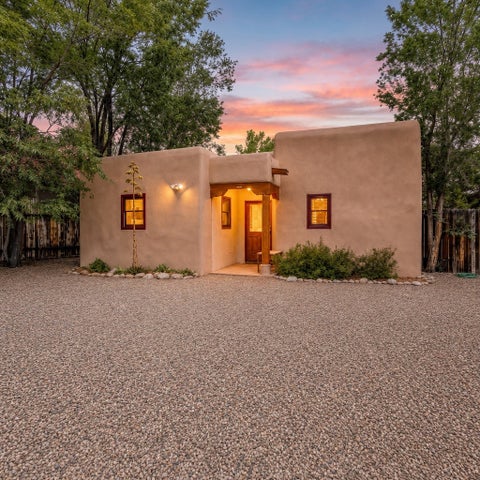 Homes For Sale - 121 Bob St<br/> Santa Fe, NM 87501