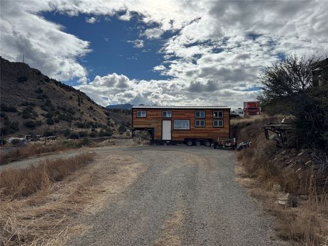 Photo of 13 Peaceful Way, Madrid, NM 87010 (MLS # 202505229)