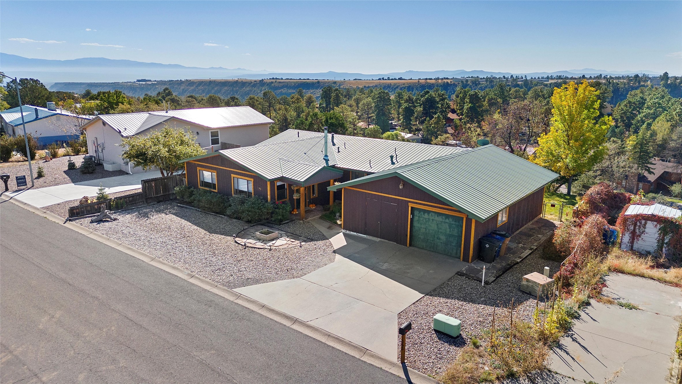 1043 Cheyenne St, Los Alamos, New Mexico image 3