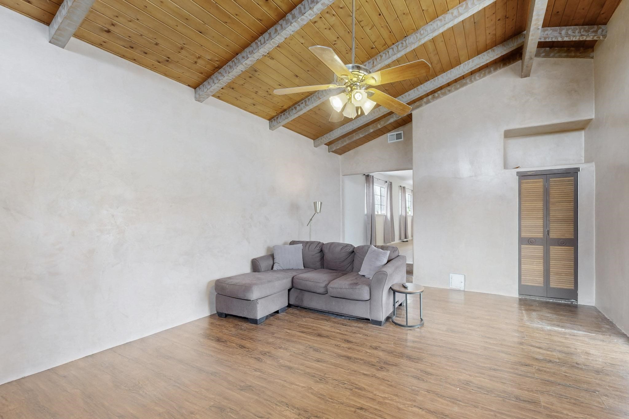612 Valley Drive, Espanola, New Mexico image 10