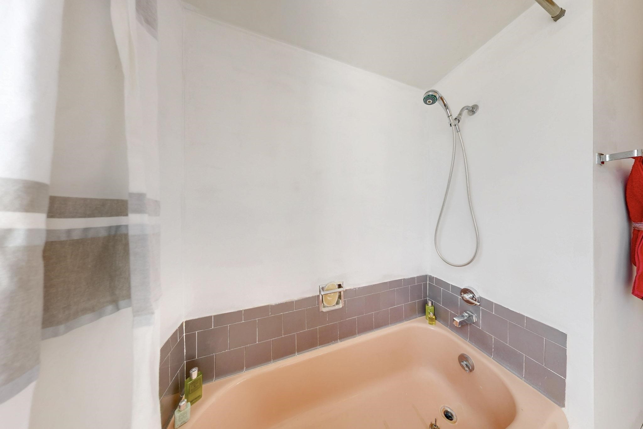 612 Valley Drive, Espanola, New Mexico image 30