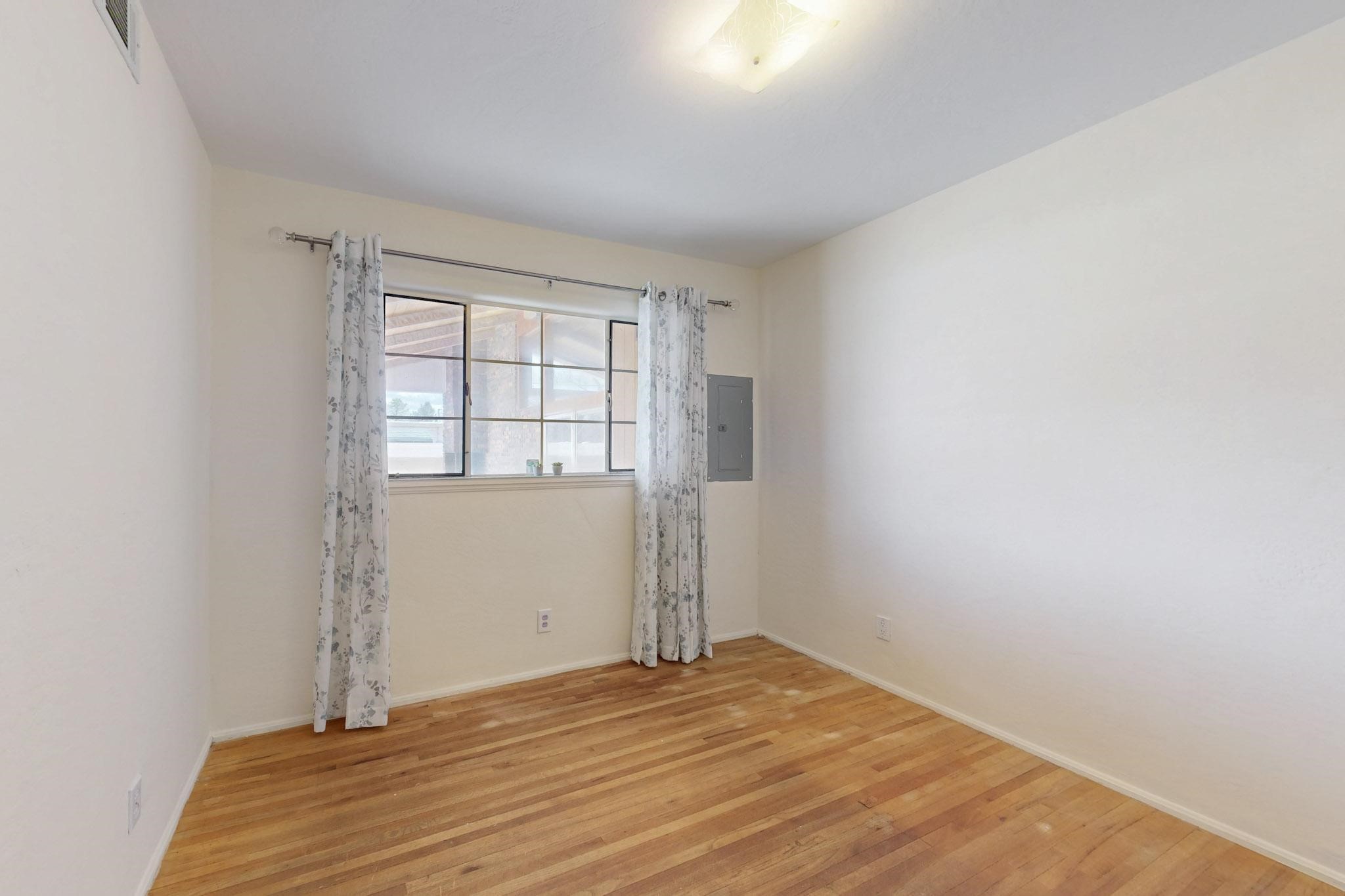 612 Valley Drive, Espanola, New Mexico image 31