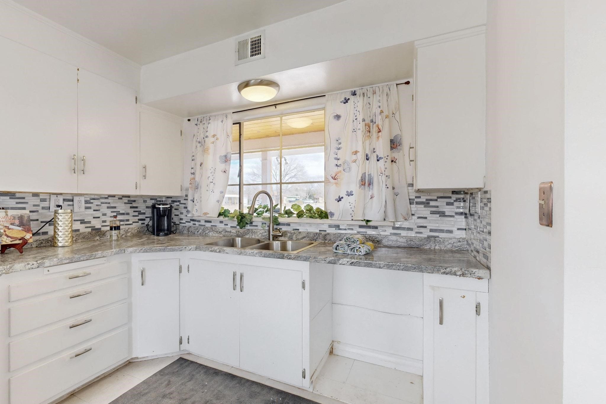 612 Valley Drive, Espanola, New Mexico image 20