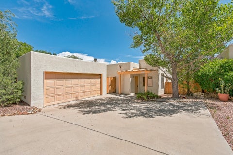 Homes For Sale - 6380 Entrada De Milagro<br/> Santa Fe County, Santa Fe, NM 87507