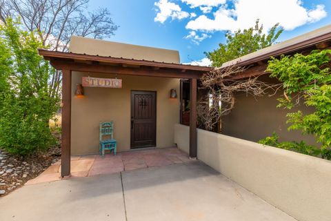 Tiny photo for 10 Descanso Road, Santa Fe, NM 87508 (MLS # 202601188)