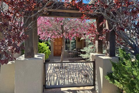 Photo of 10 Descanso Road, Santa Fe, NM 87508 (MLS # 202601188)