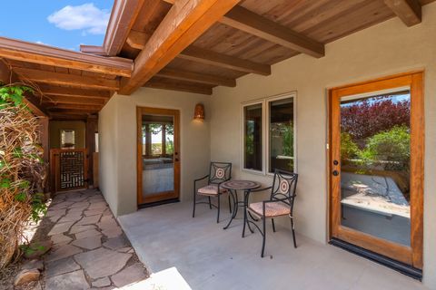 Tiny photo for 10 Descanso Road, Santa Fe, NM 87508 (MLS # 202601188)