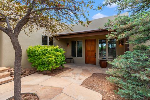 Tiny photo for 10 Descanso Road, Santa Fe, NM 87508 (MLS # 202601188)