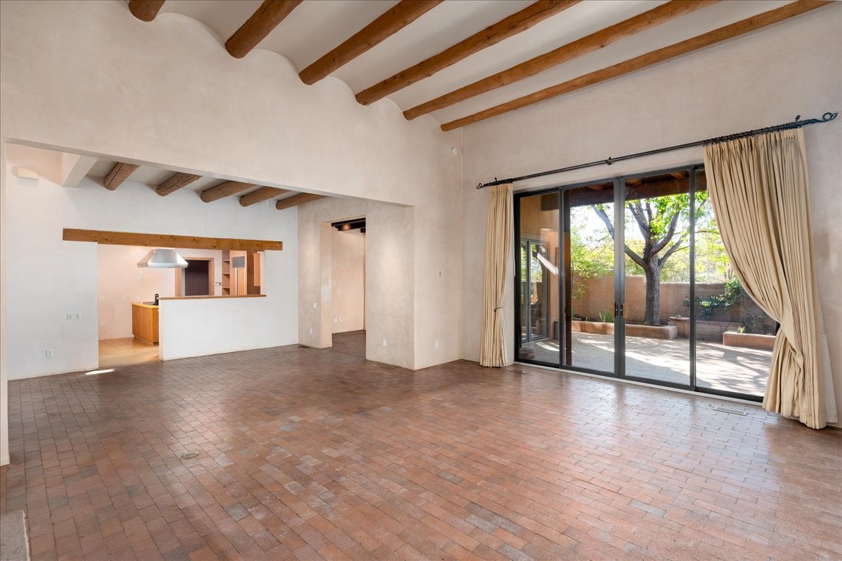 705 Calle del Resplandor - Photo 2
