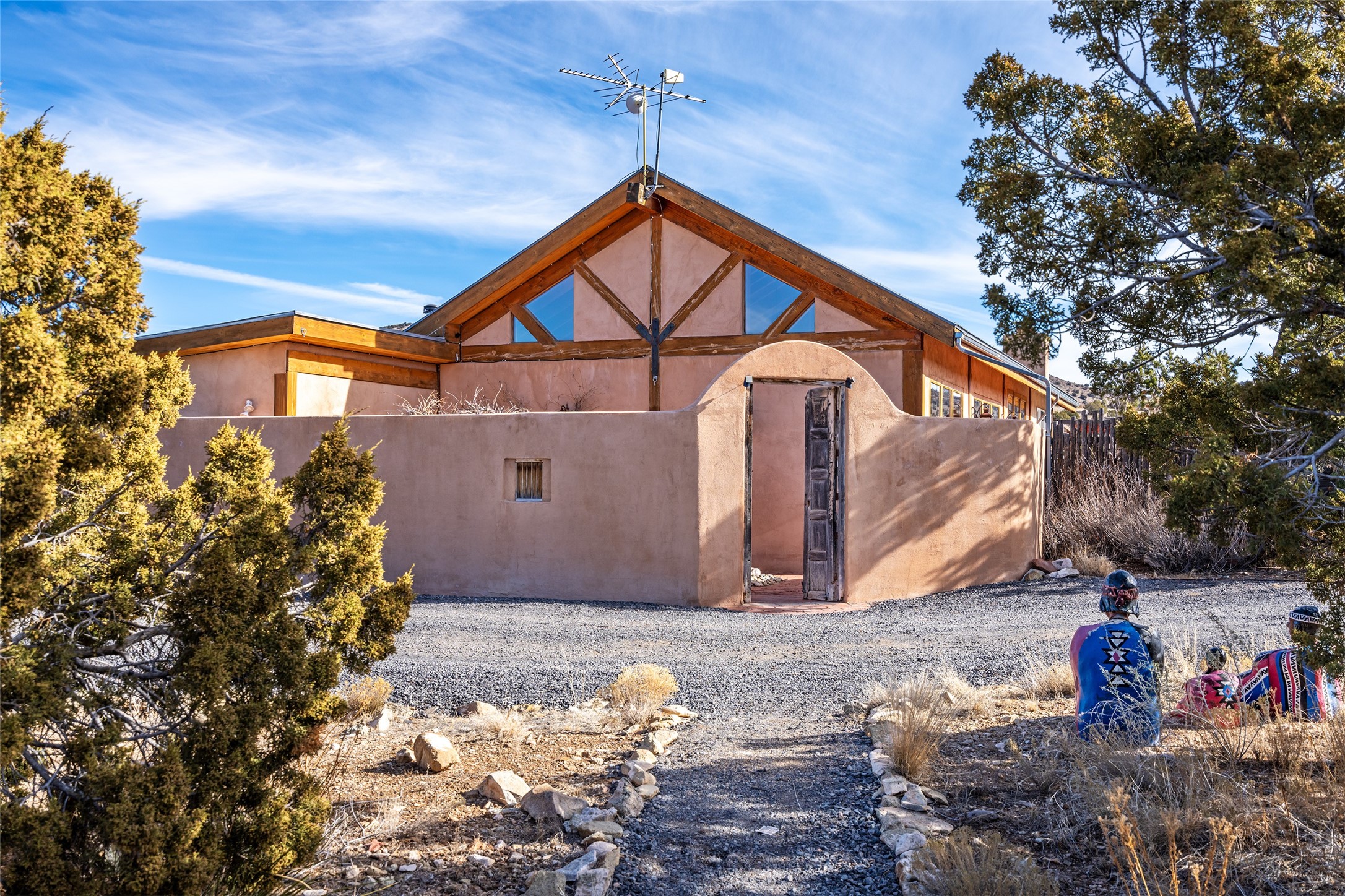 59 Dancing Horse Rd, Madrid, New Mexico image 1