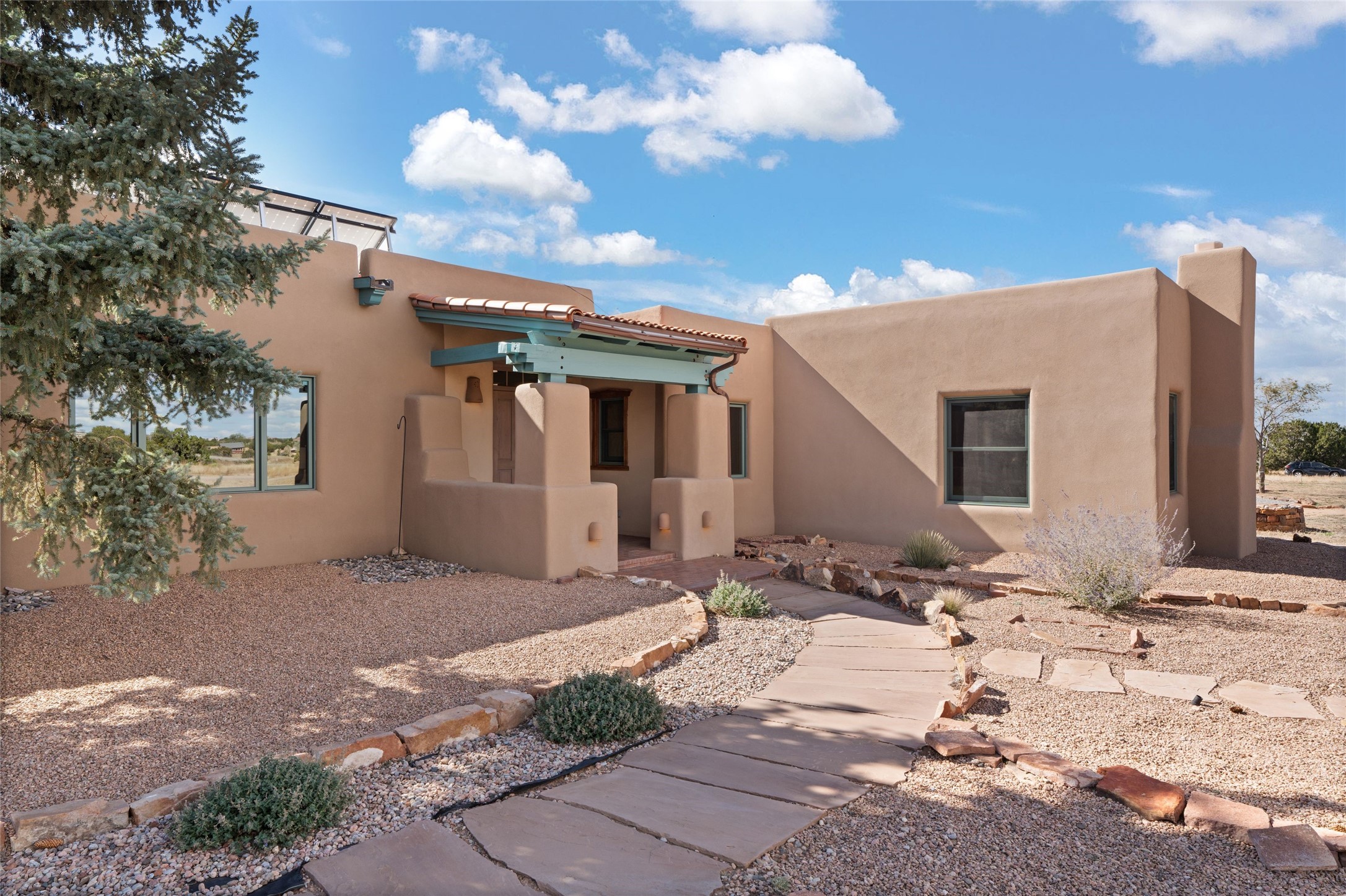 15 Camerada Road, Santa Fe, New Mexico image 2