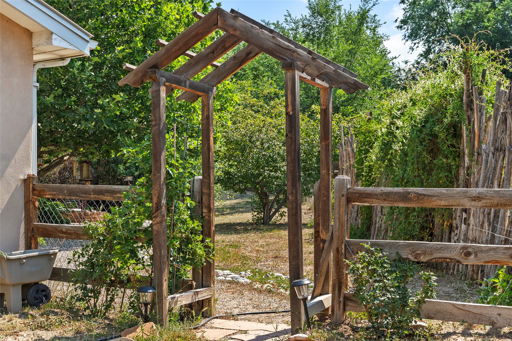 Santa Fe, New Mexico 87506, United States, 3 Bedrooms Bedrooms, ,2 BathroomsBathrooms,Residential,Active,183518