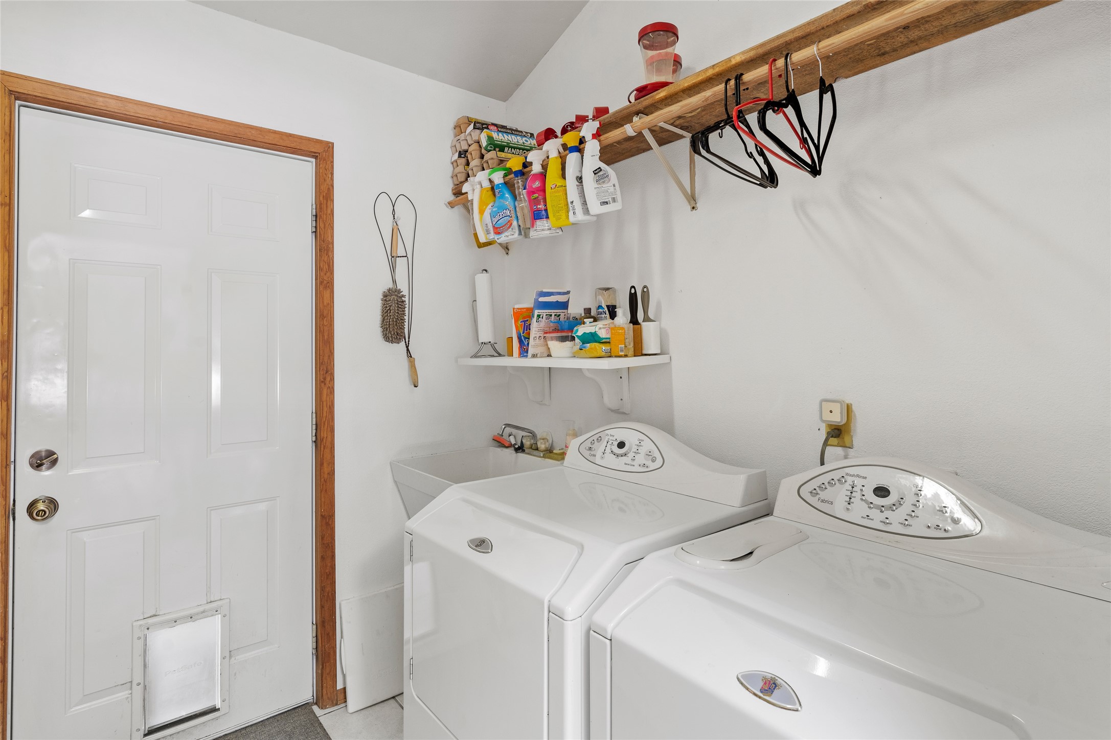 Santa Fe, New Mexico 87506, United States, 3 Bedrooms Bedrooms, ,2 BathroomsBathrooms,Residential,Active,183518