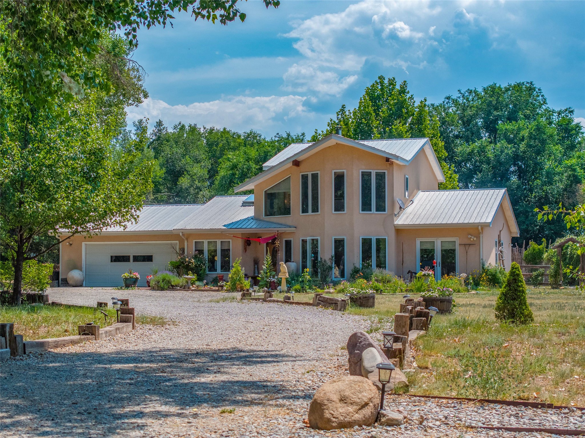 Santa Fe, New Mexico 87506, United States, 3 Bedrooms Bedrooms, ,2 BathroomsBathrooms,Residential,Active,183518