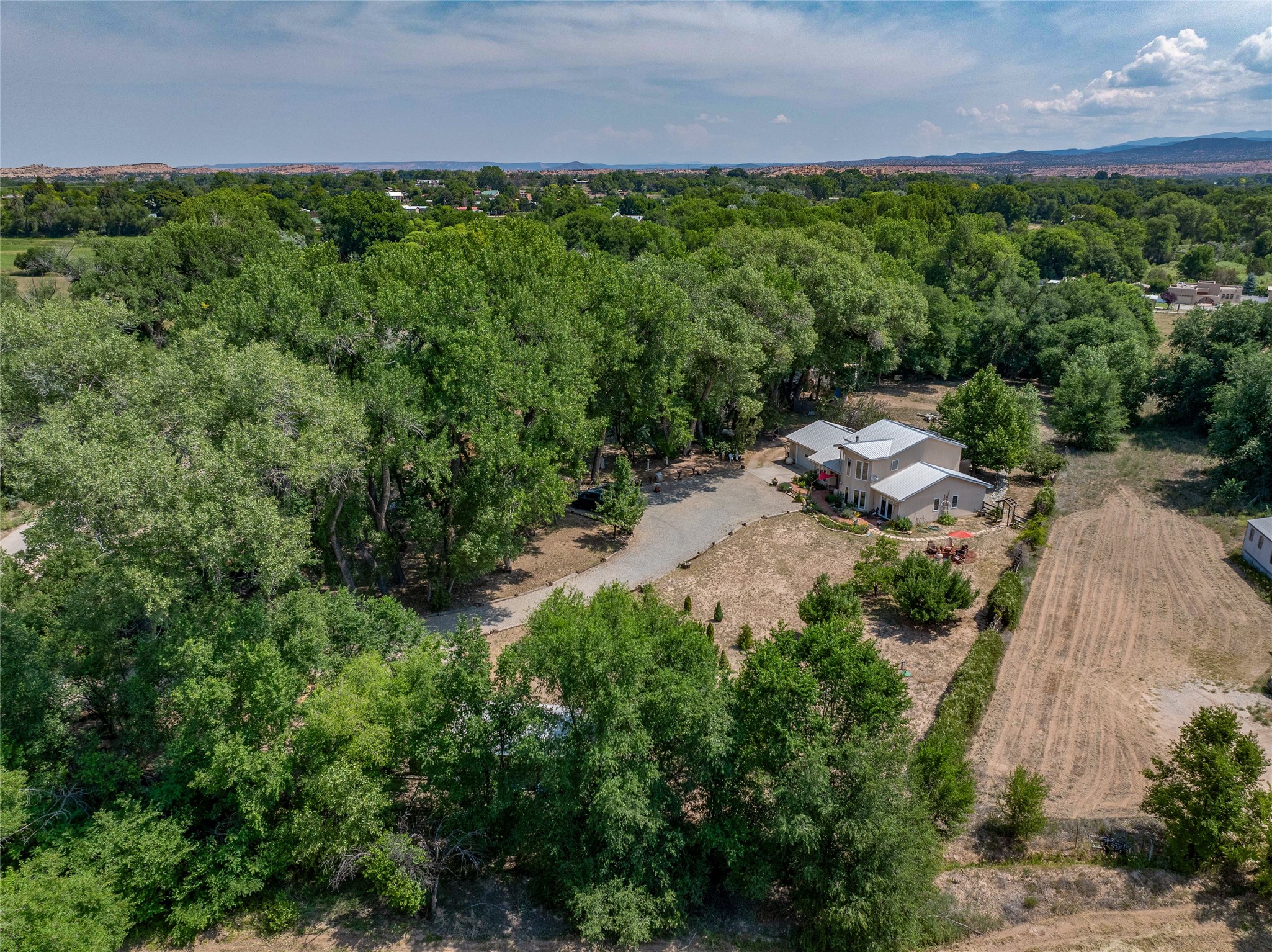 Santa Fe, New Mexico 87506, United States, 3 Bedrooms Bedrooms, ,2 BathroomsBathrooms,Residential,Active,183518