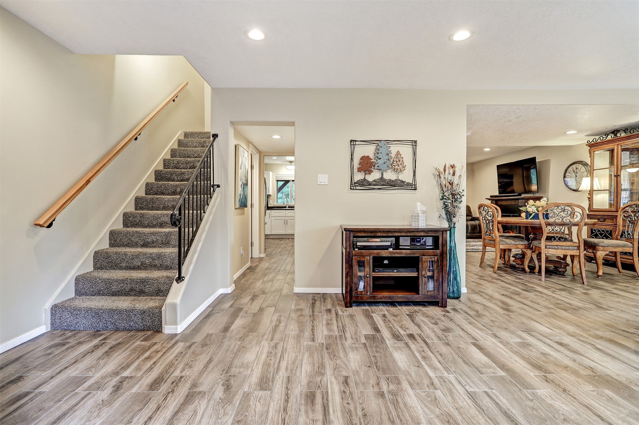 998 Alamo Rd, Los Alamos, New Mexico image 3