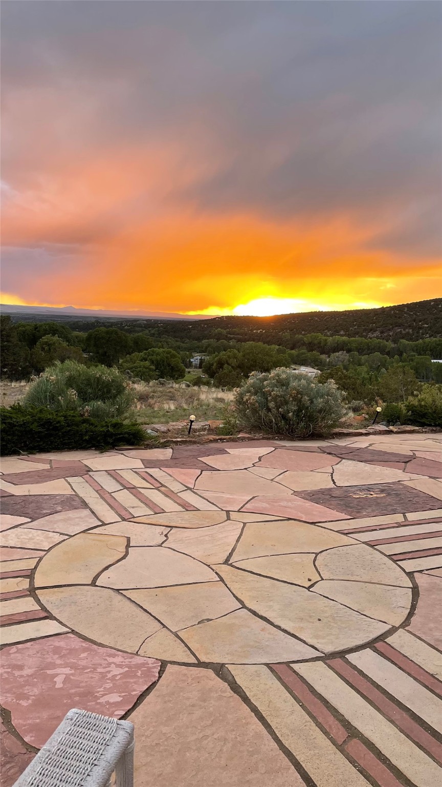 35 Arroyo Vista, Arroyo Hondo, New Mexico image 3