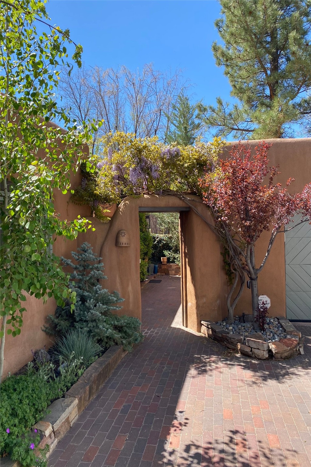 529-531 Camino Del Monte Sol, Santa Fe, New Mexico image 33