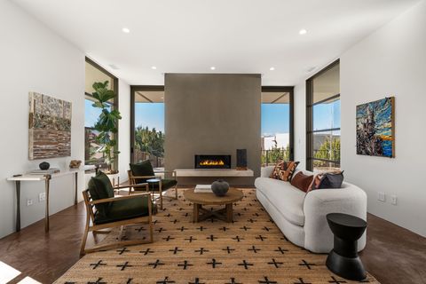 19 Camino Barranca Santa Fe NM 87507