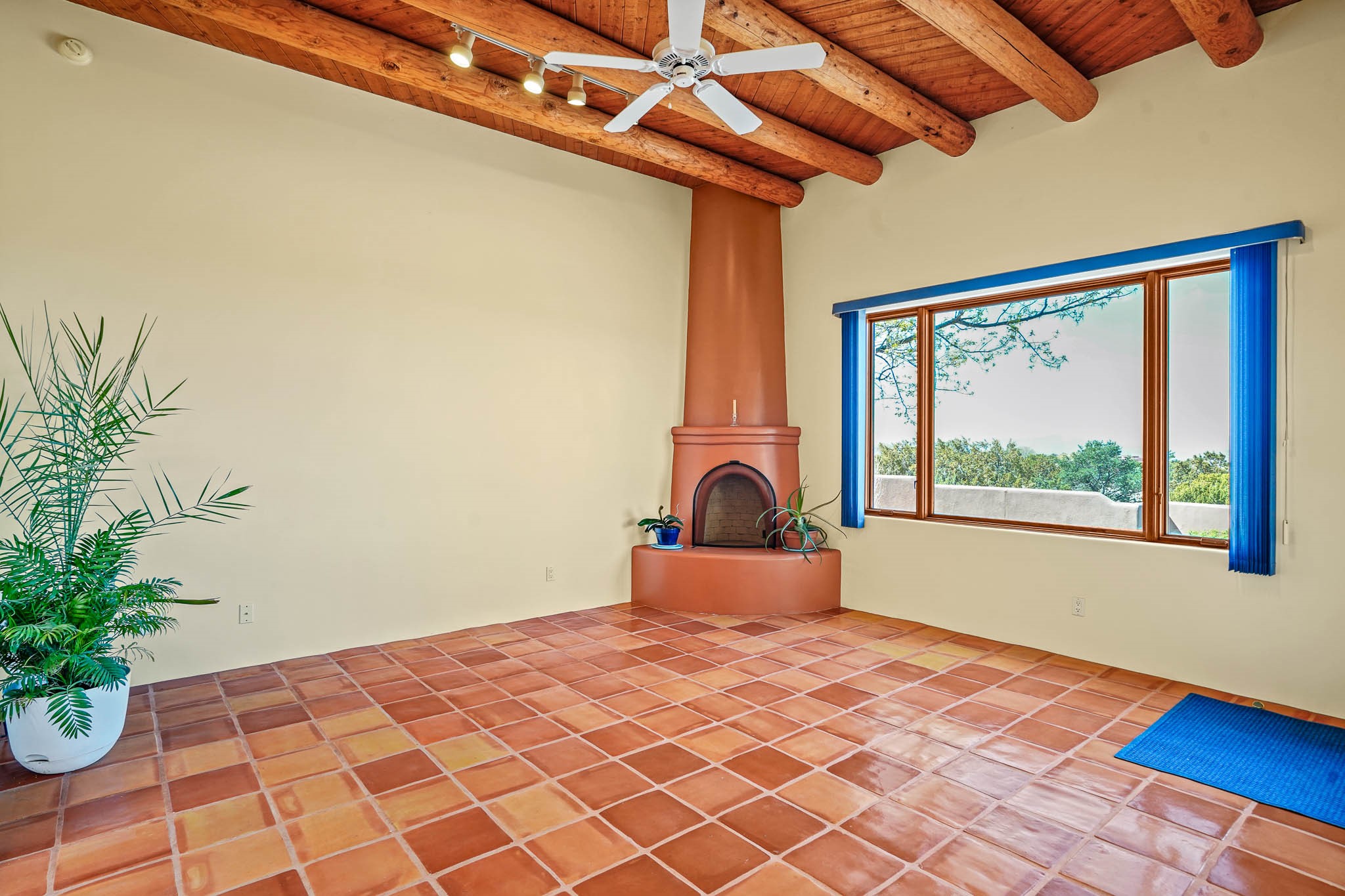 77 Camino Dimitrio, Santa Fe, New Mexico image 9