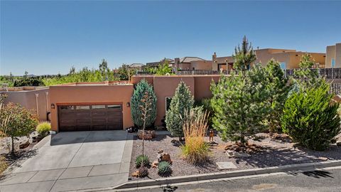 Photo of 43 Canto Del Pajaro, Santa Fe, NM 87508 (MLS # 202602042)
