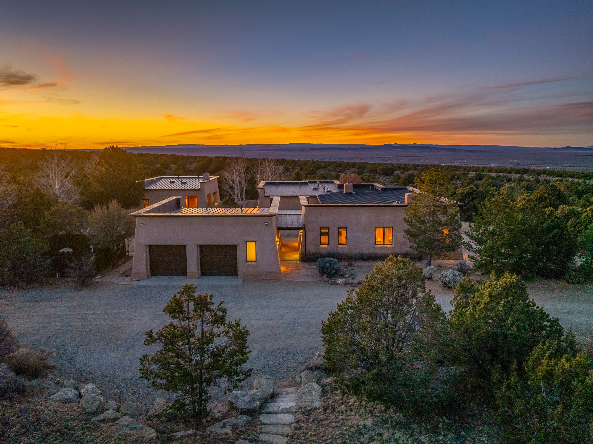 128 Outlaw Trail, Ranchos de Taos, New Mexico image 39