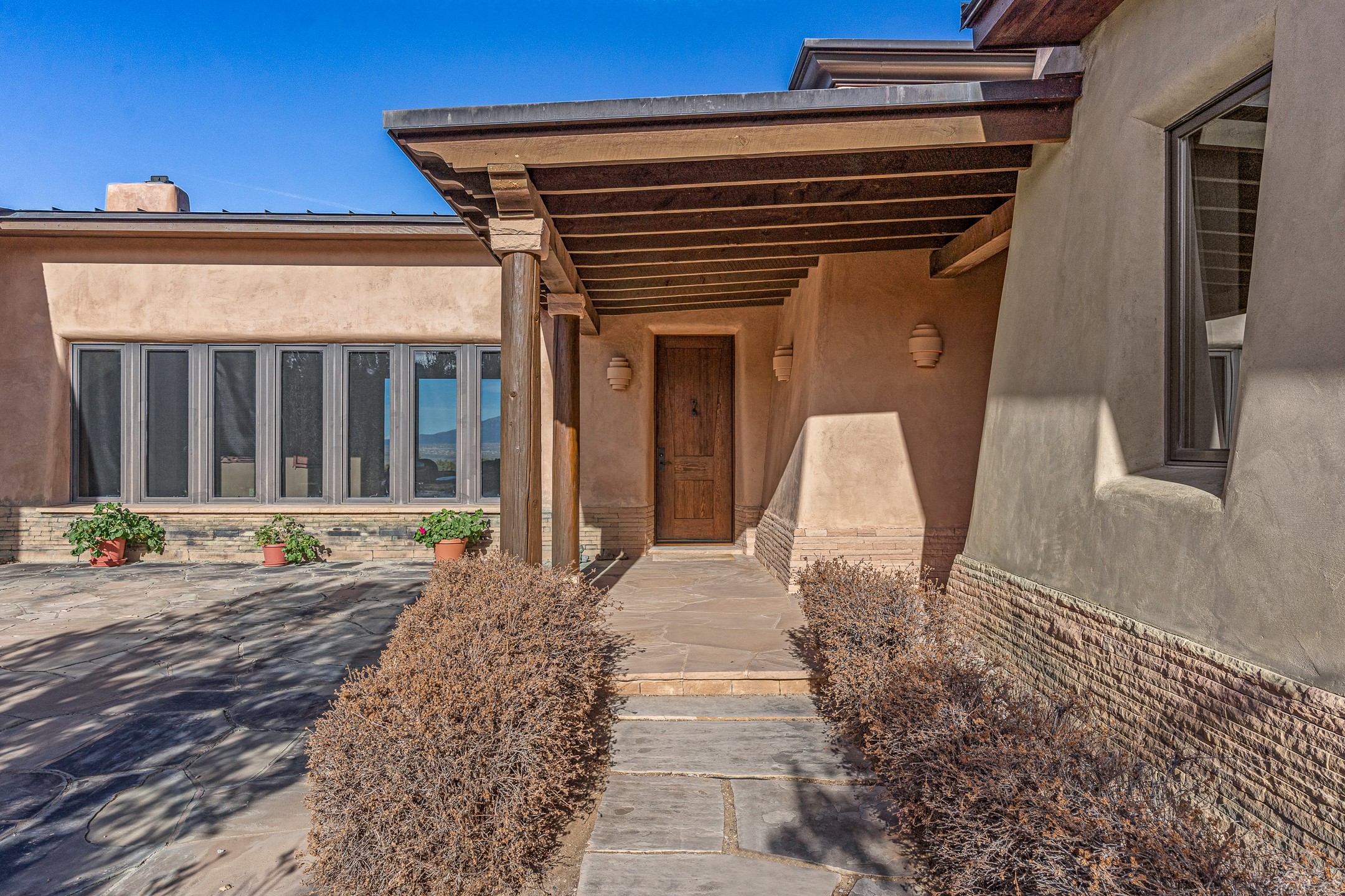 128 Outlaw Trail, Ranchos de Taos, New Mexico image 4