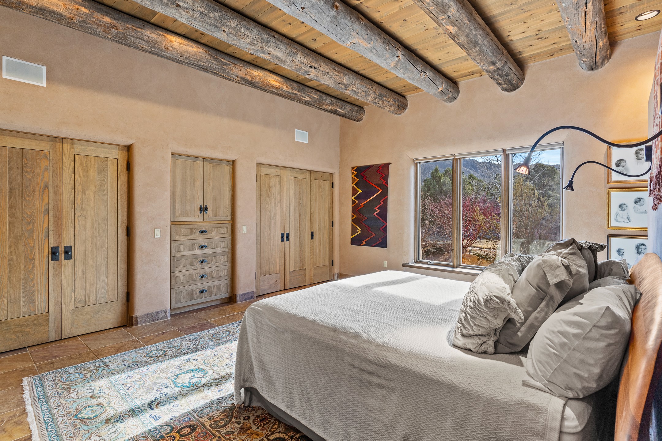 128 Outlaw Trail, Ranchos de Taos, New Mexico image 21