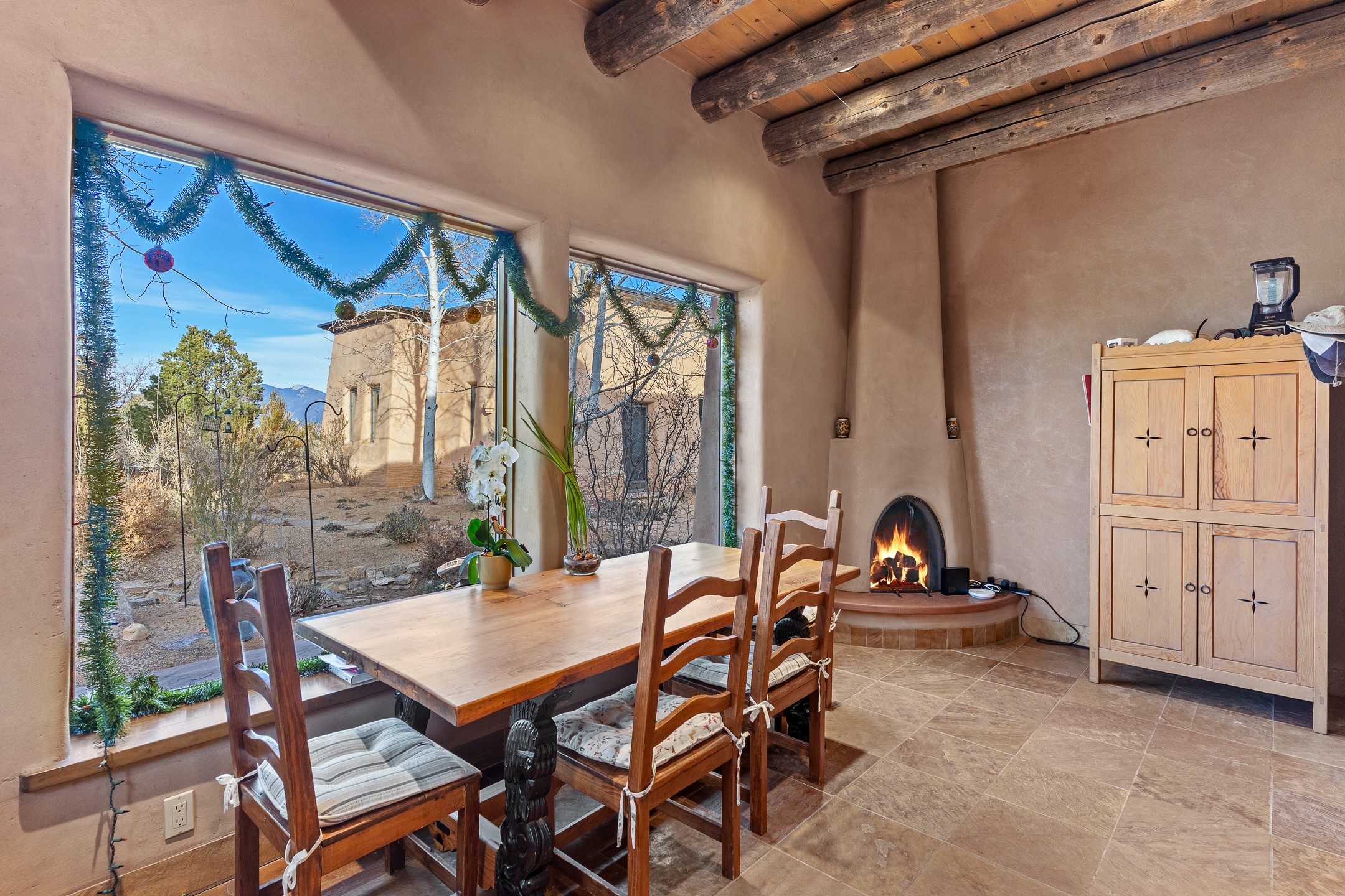 128 Outlaw Trail, Ranchos de Taos, New Mexico image 35