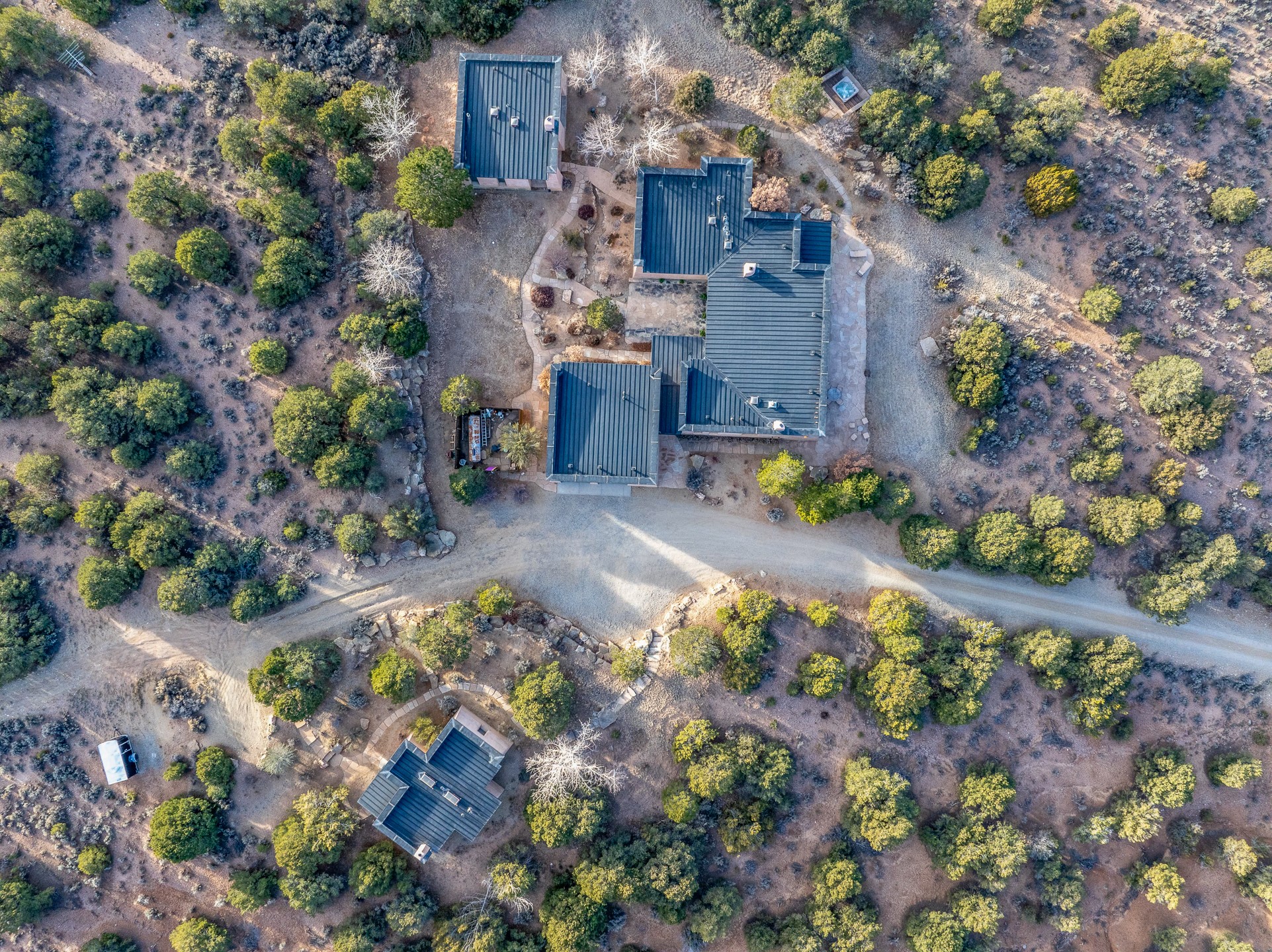 128 Outlaw Trail, Ranchos de Taos, New Mexico image 40