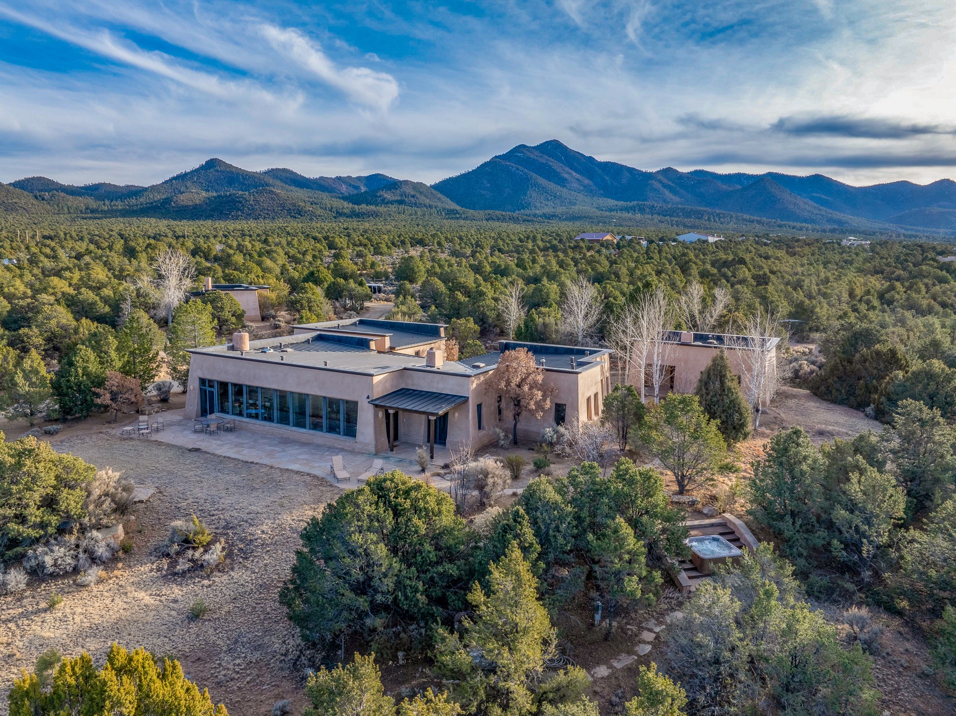 128 Outlaw Trail, Ranchos de Taos, New Mexico image 38