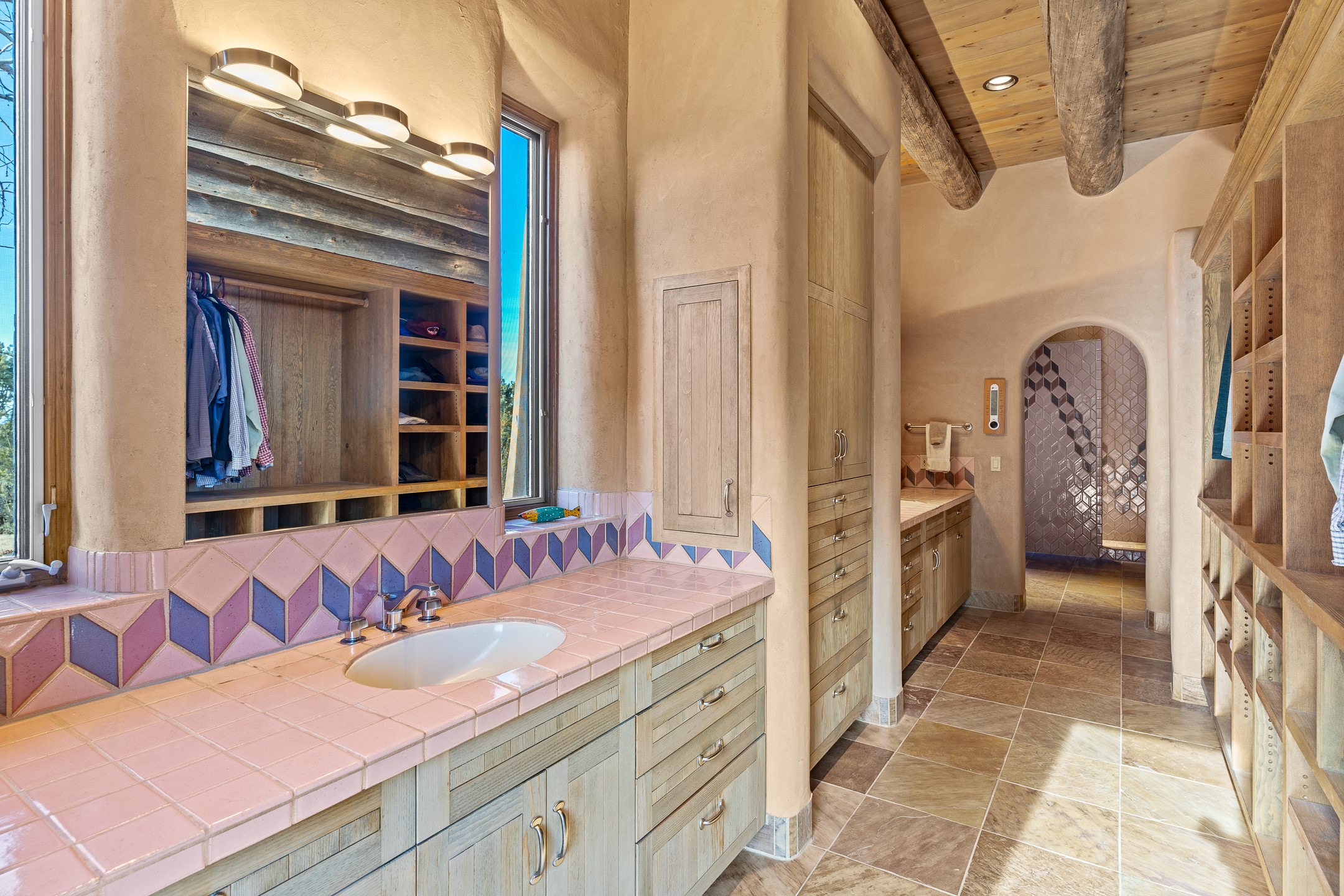 128 Outlaw Trail, Ranchos de Taos, New Mexico image 22