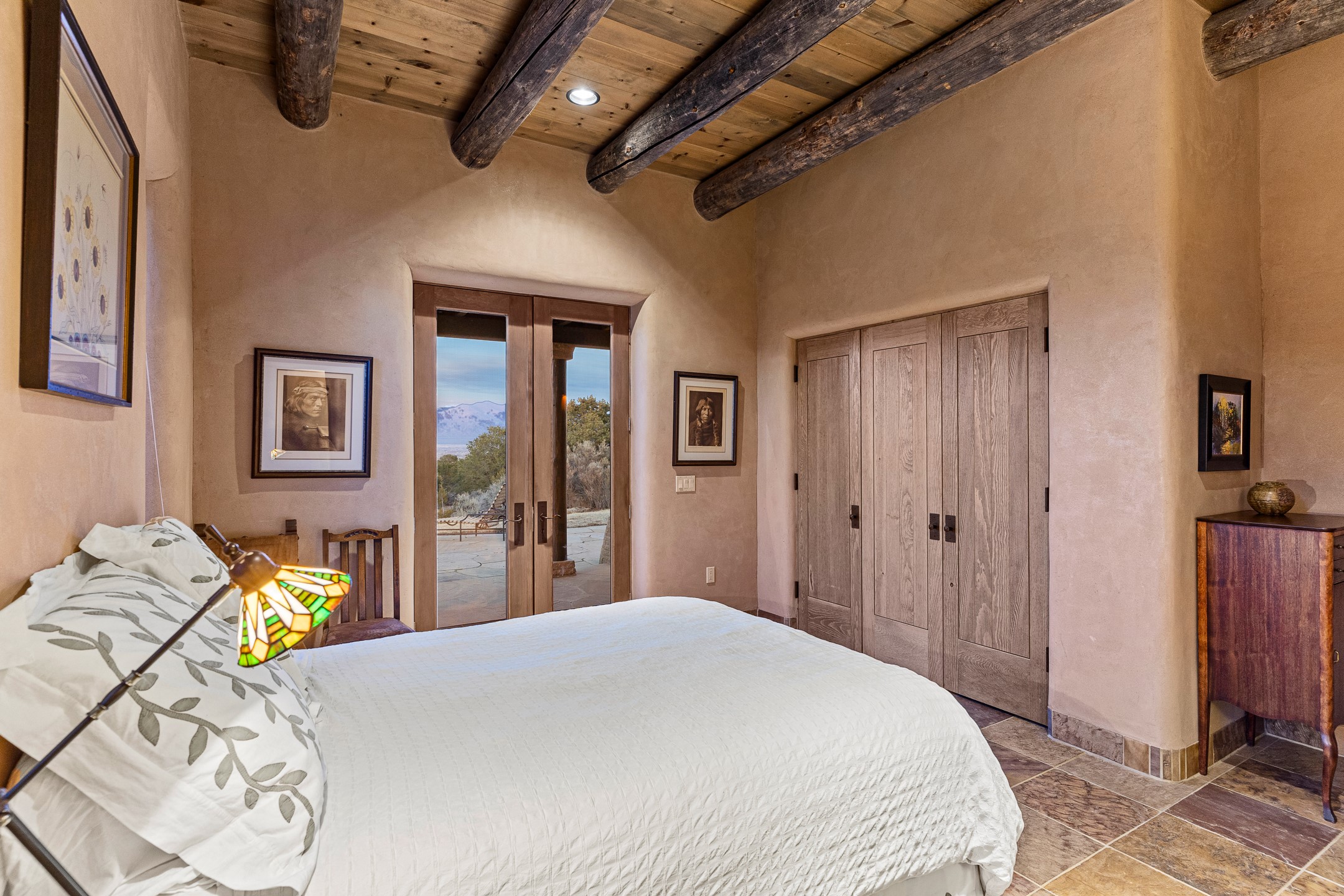 128 Outlaw Trail, Ranchos de Taos, New Mexico image 26