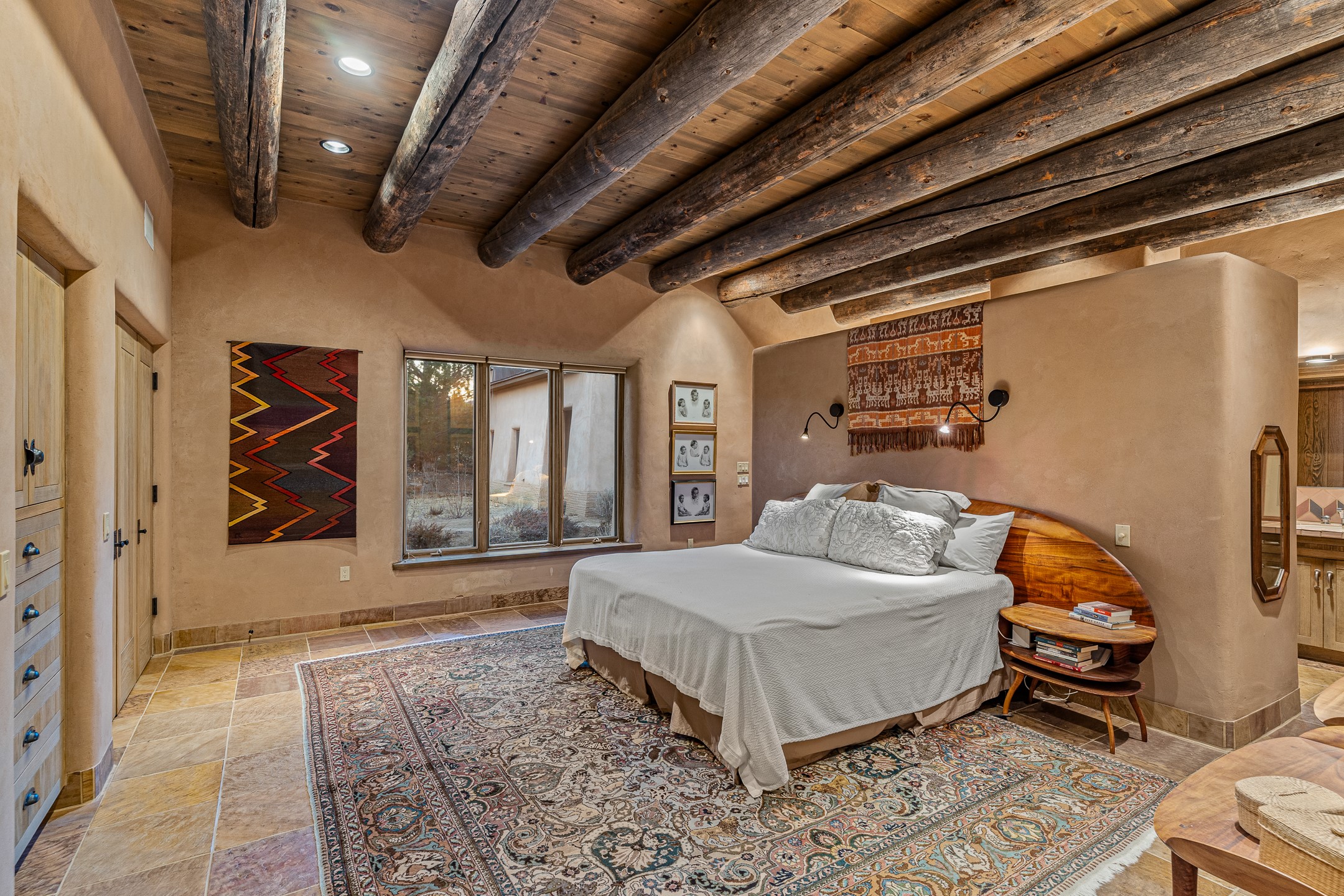 128 Outlaw Trail, Ranchos de Taos, New Mexico image 20