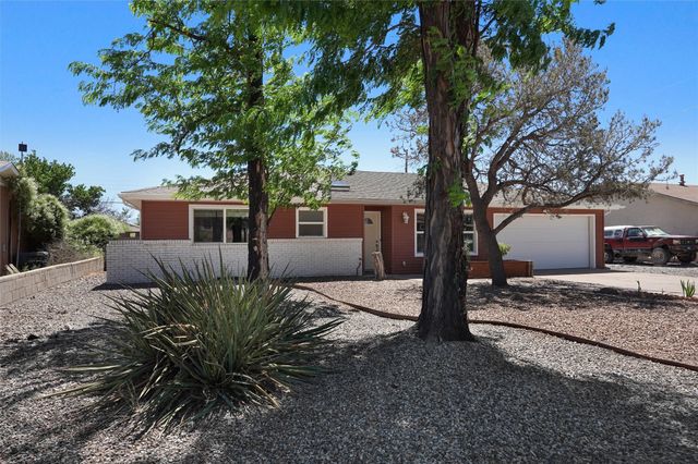 76 Isleta Drive