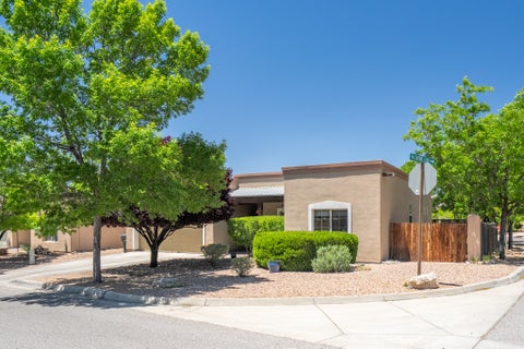 Homes For Sale - 7001 Valentine Loop<br/> Santa Fe, NM 87507
