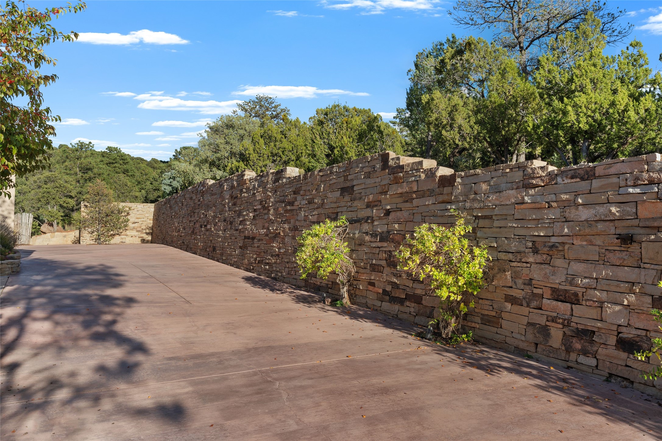 1056 Sierra Del Norte