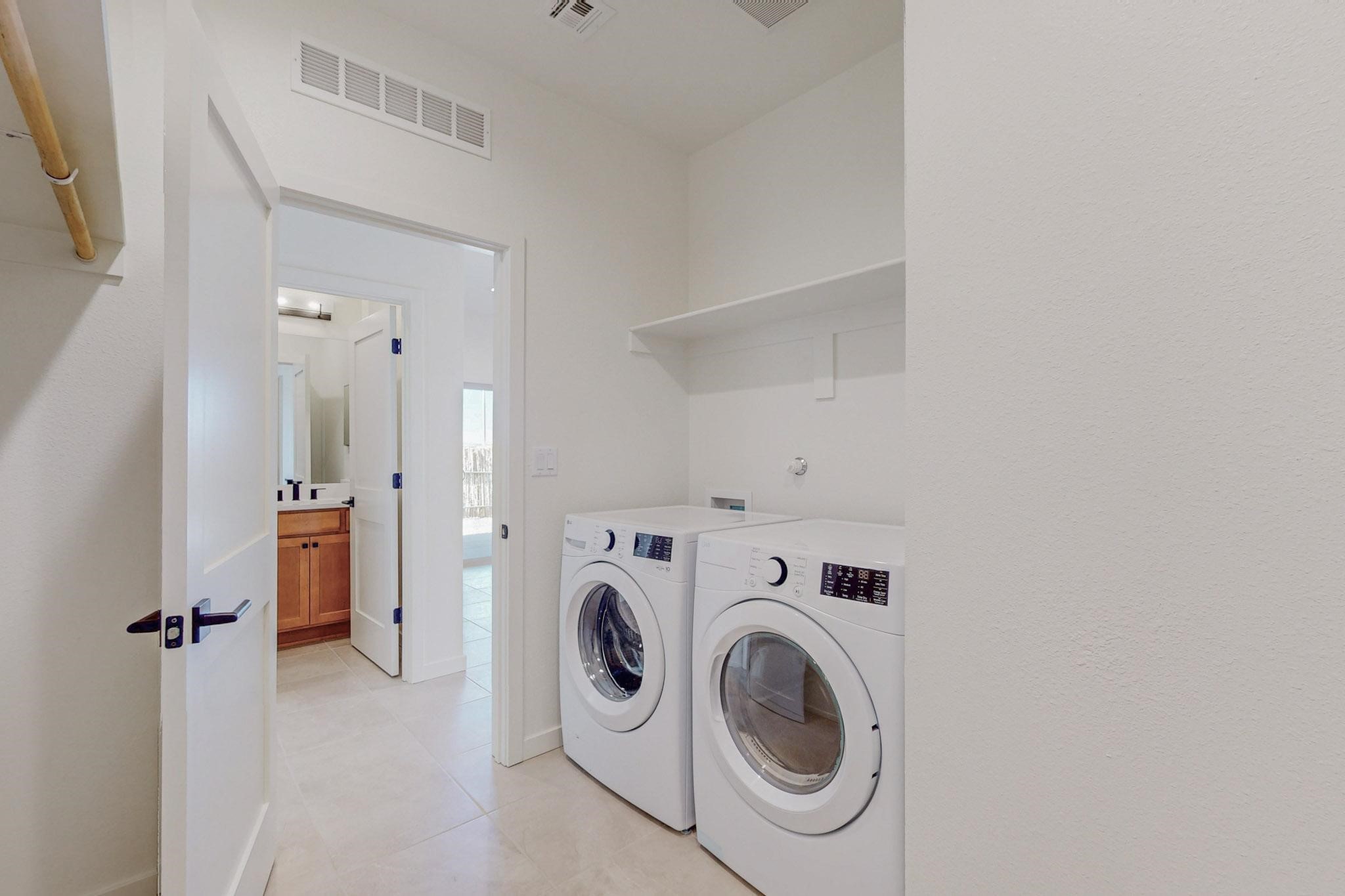 7614 Arroyo Oeste Ln, Santa Fe, New Mexico image 31