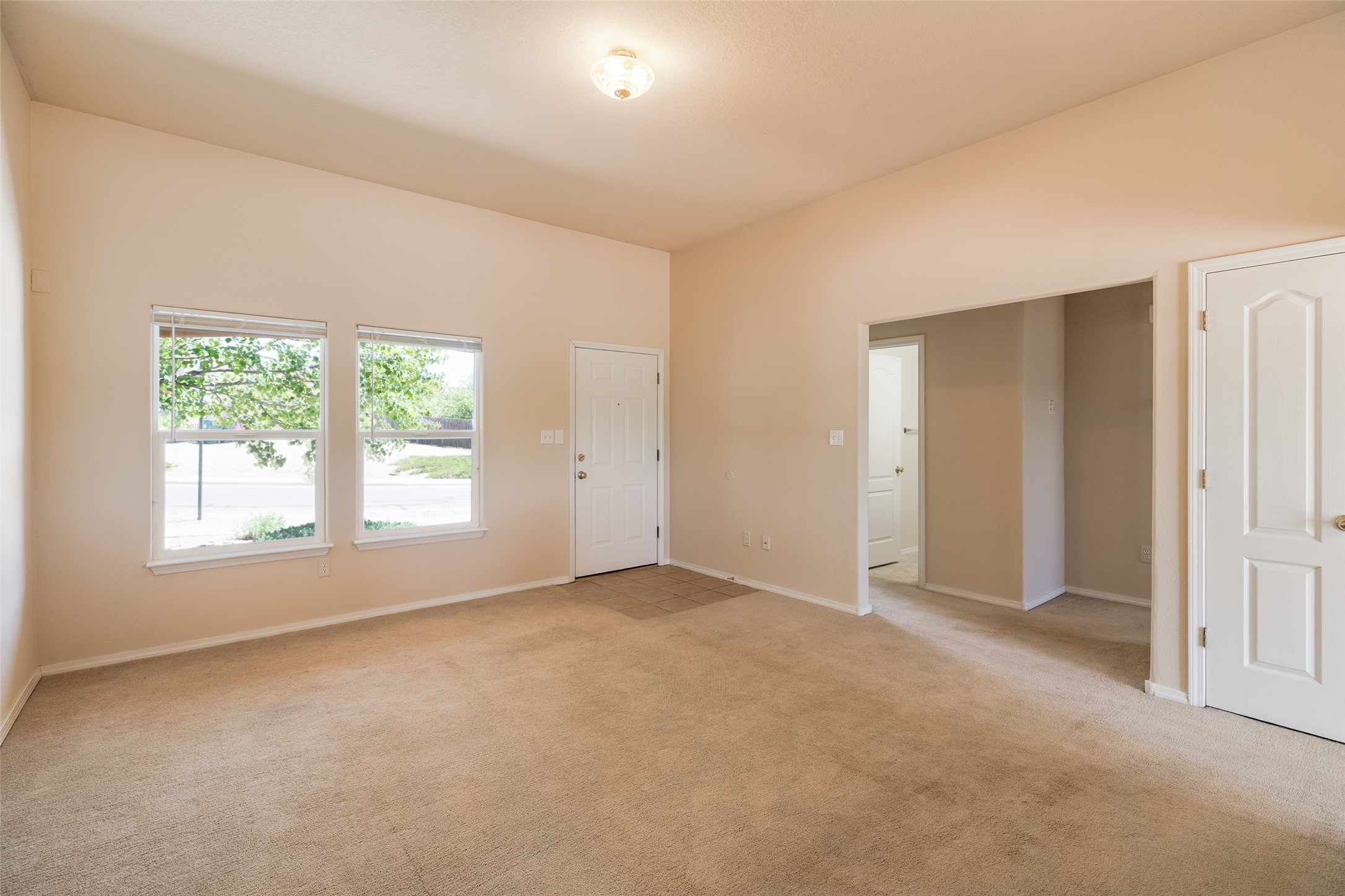 Santa Fe, New Mexico 87507, United States, 3 Bedrooms Bedrooms, ,2 BathroomsBathrooms,Residential,Pending,134265