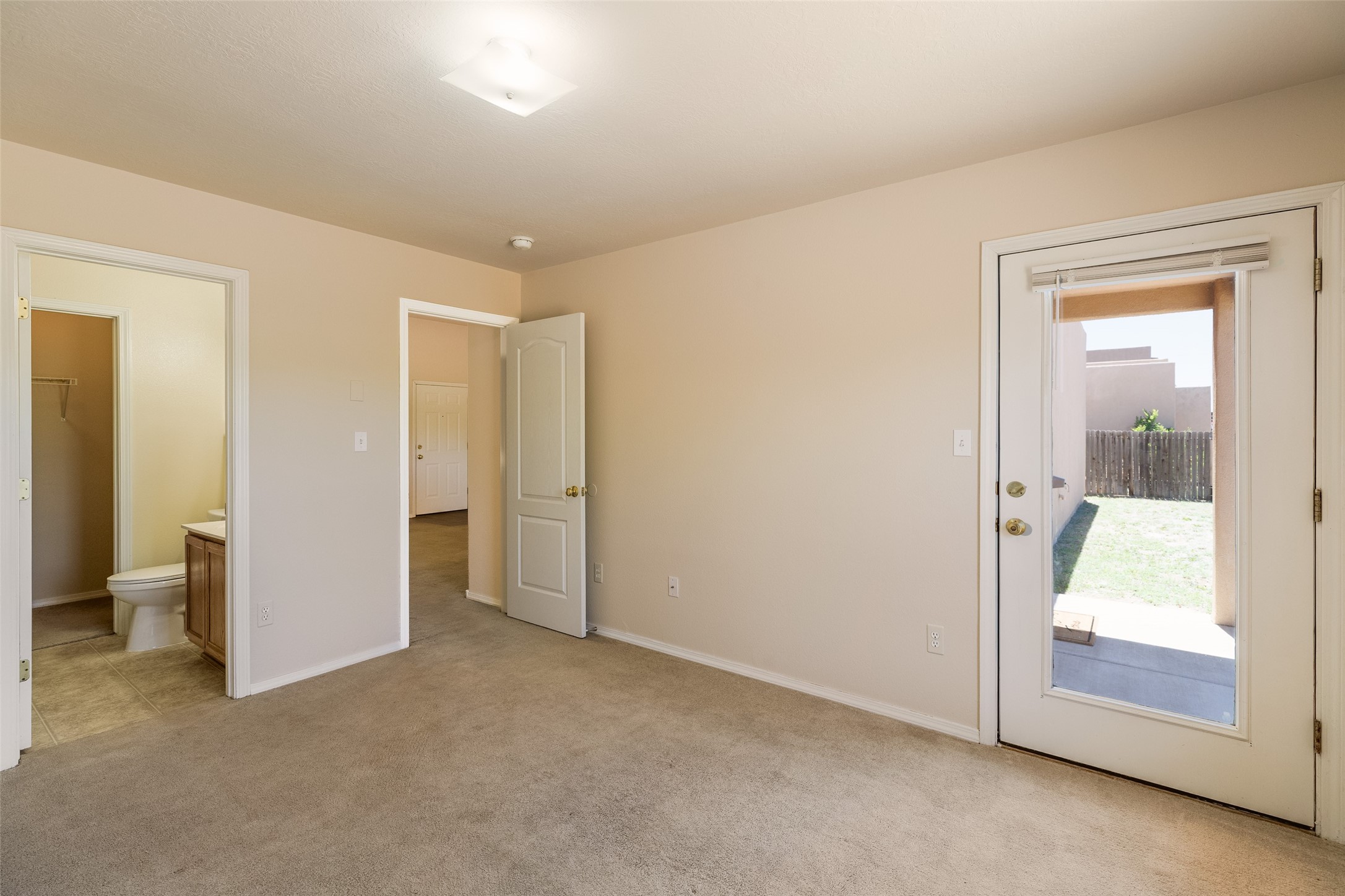 Santa Fe, New Mexico 87507, United States, 3 Bedrooms Bedrooms, ,2 BathroomsBathrooms,Residential,Pending,134265