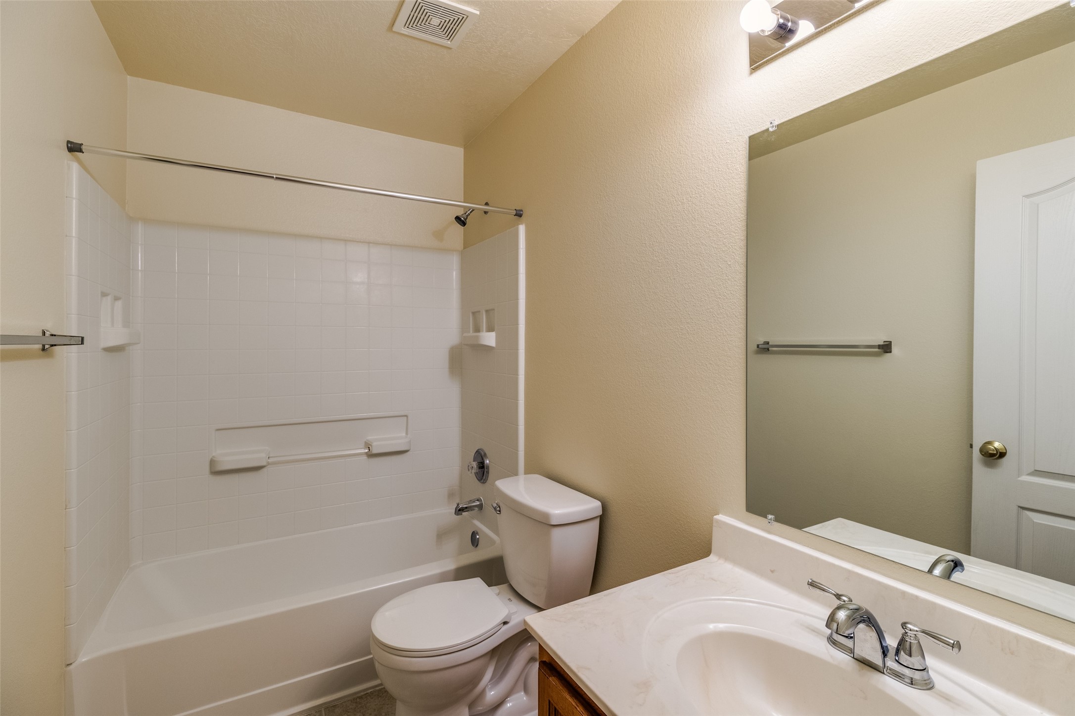 Santa Fe, New Mexico 87507, United States, 3 Bedrooms Bedrooms, ,2 BathroomsBathrooms,Residential,Pending,134265