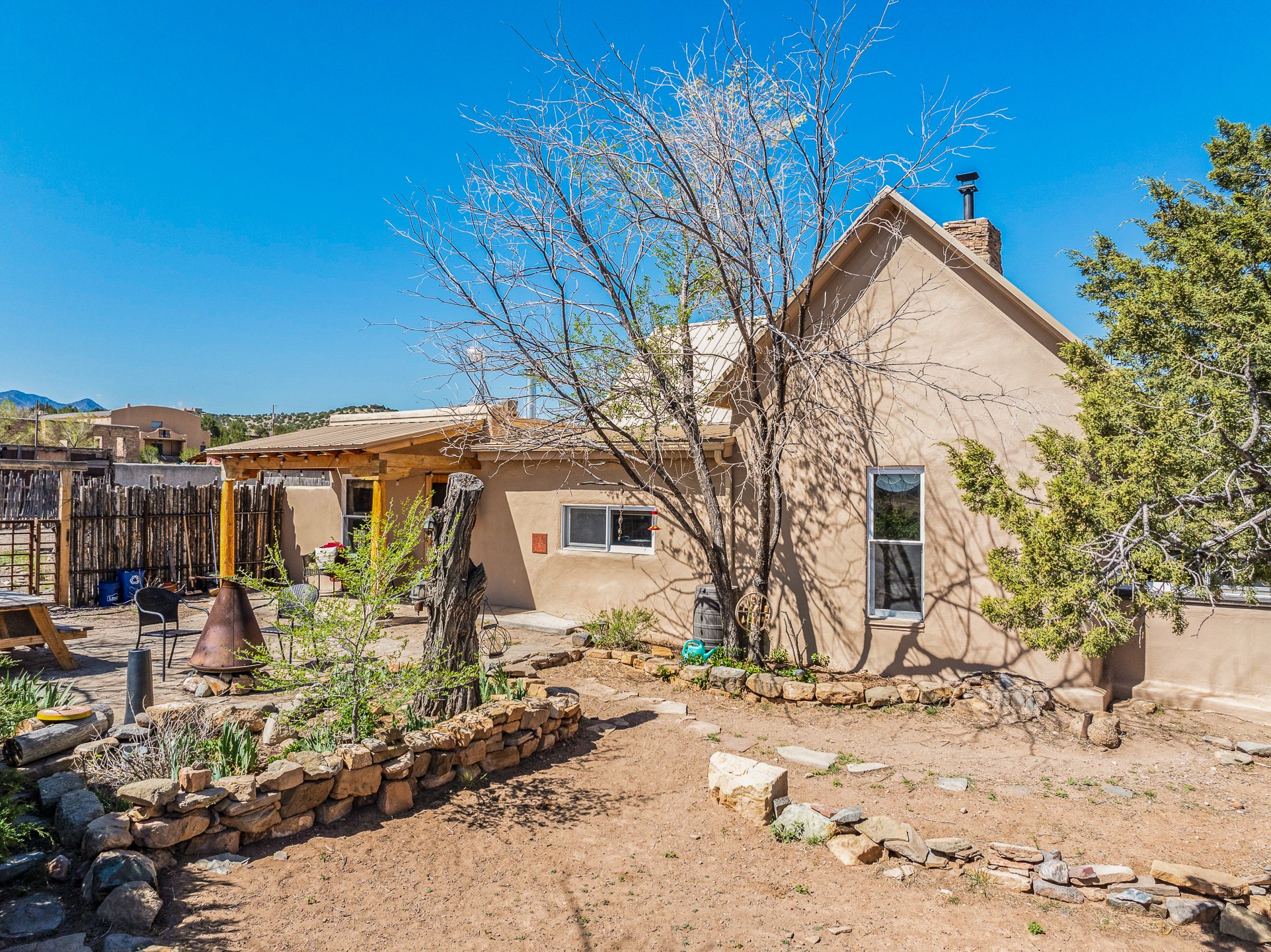 8 Camino Querencia, Cerrillos, New Mexico image 3