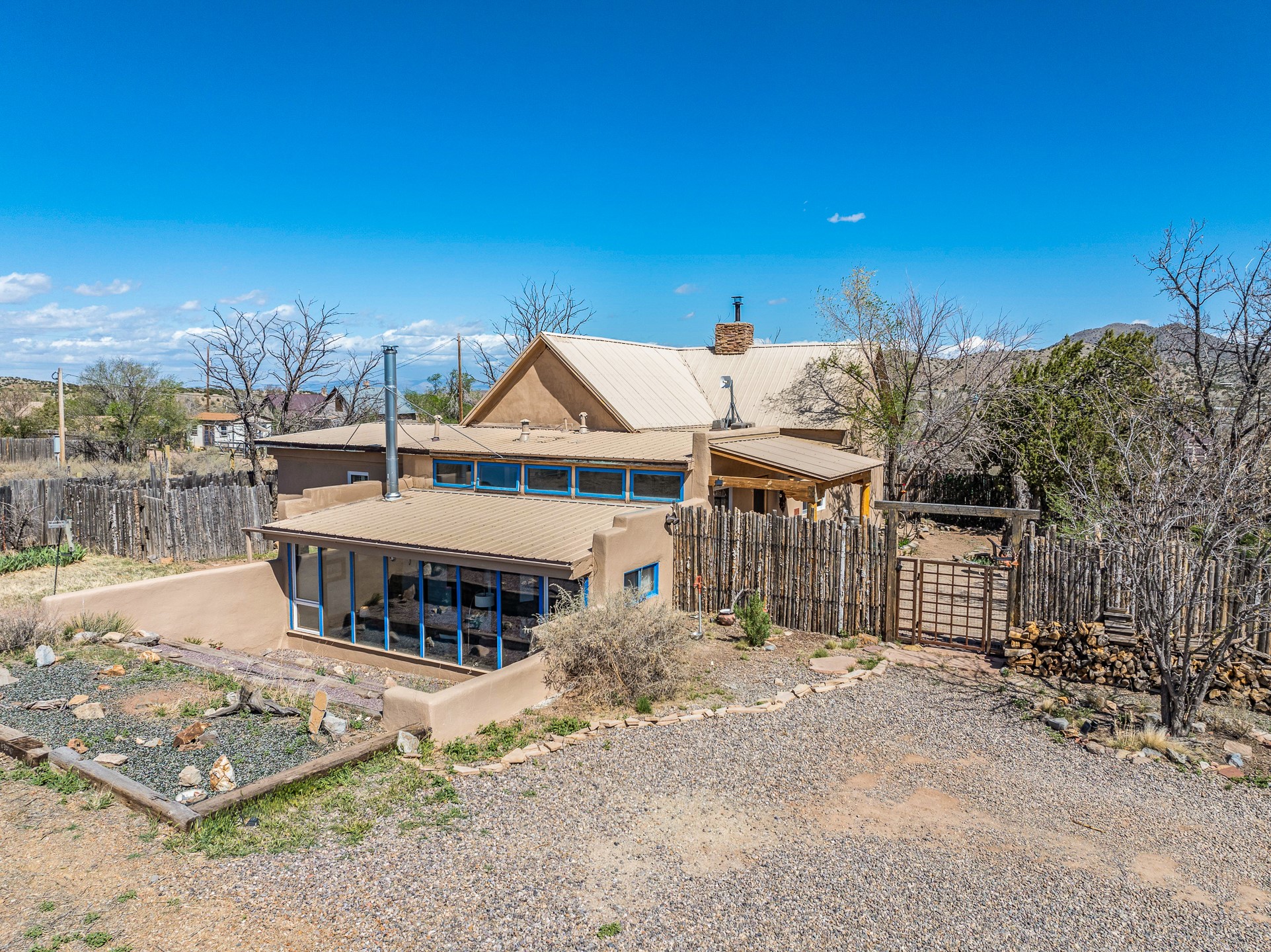 8 Camino Querencia, Cerrillos, New Mexico image 2