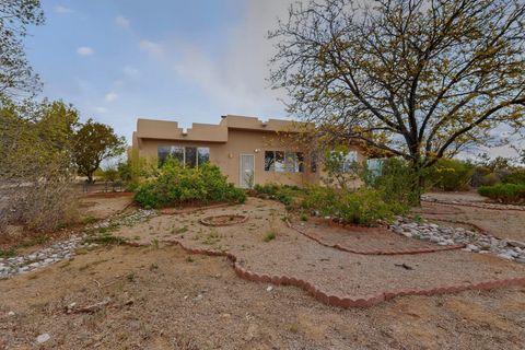 Homes For Sale - 7 Casa Del Oro Way Way<br/> Santa Fe County, Santa Fe, NM 87508