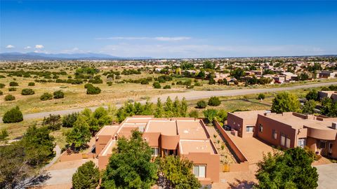 Photo of 7 Westwind Rd, Santa Fe, NM 87508 (MLS # 202602087)