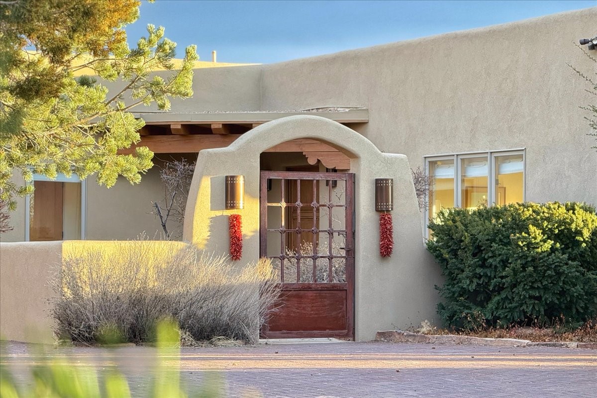 3177 Vista Sandia, Santa Fe, New Mexico image 4