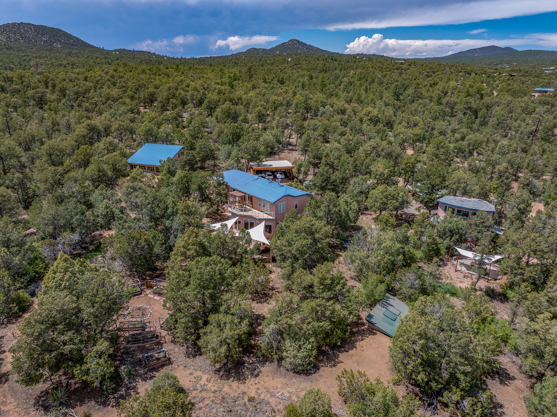 Santa Fe, New Mexico 87505, United States, 4 Bedrooms Bedrooms, ,4 BathroomsBathrooms,Residential,Active,146806