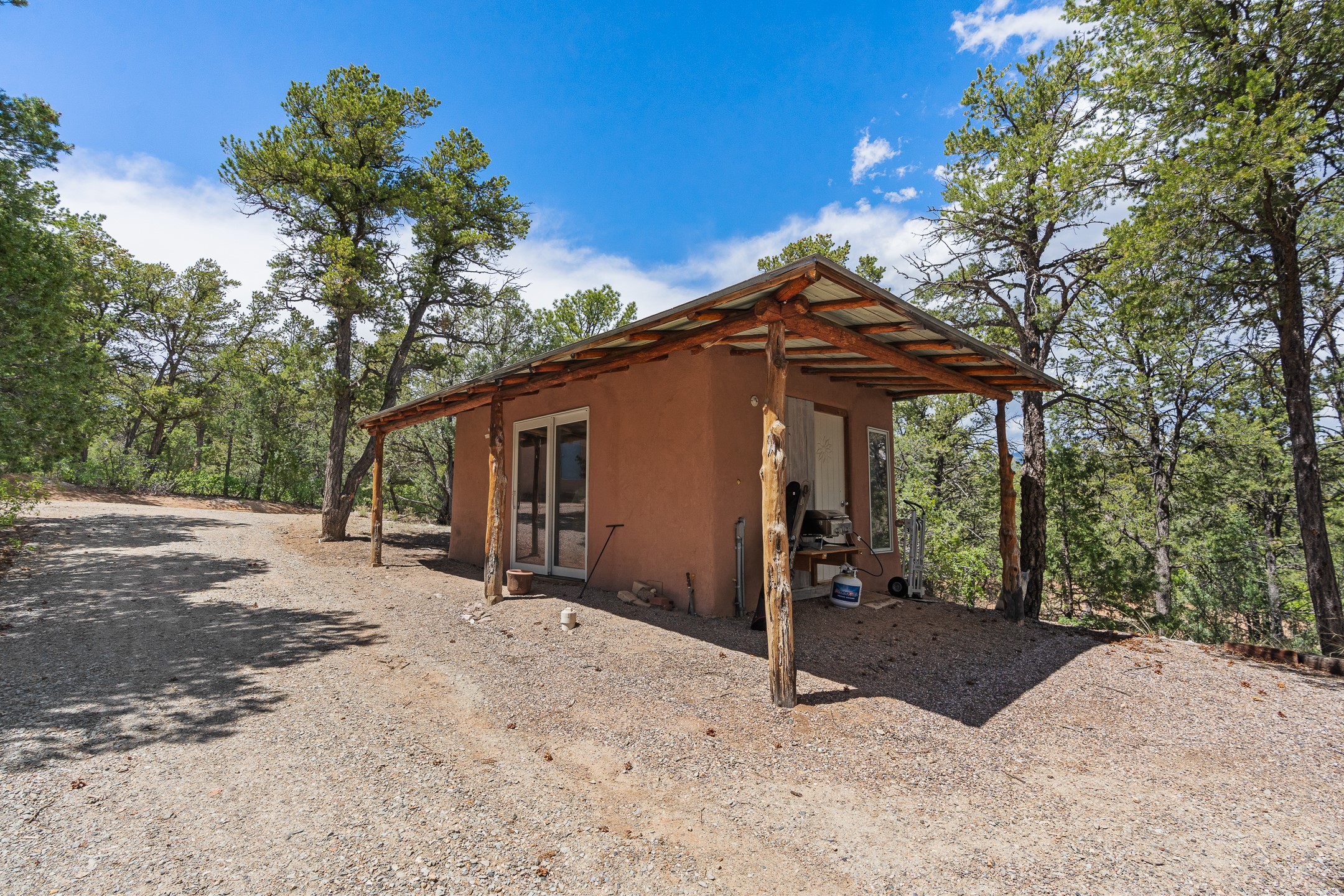 Santa Fe, New Mexico 87505, United States, 4 Bedrooms Bedrooms, ,4 BathroomsBathrooms,Residential,Active,146806