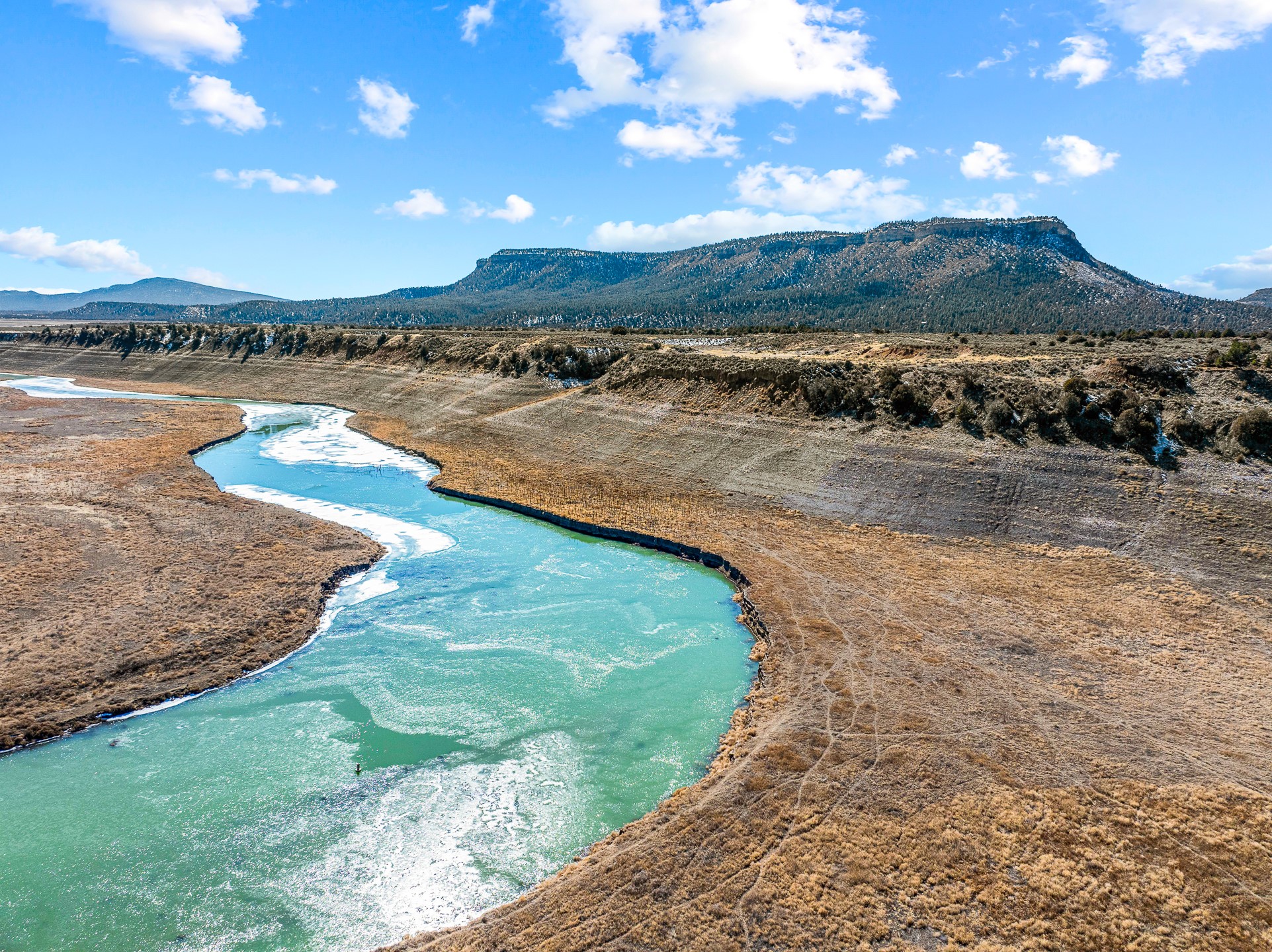 Los Ojos, New Mexico 87551, United States, 4 Bedrooms Bedrooms, ,3 BathroomsBathrooms,Residential,Active,89015