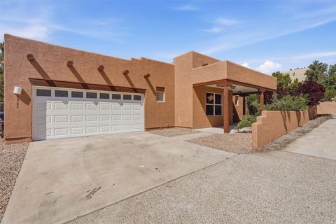 Homes For Sale - 6963 Golden Mesa<br/> Santa Fe County, Santa Fe, NM 87507
